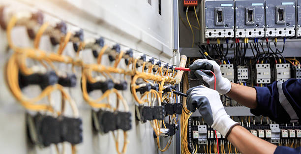 Professional Electrician technician working in Agoura Hills, CA